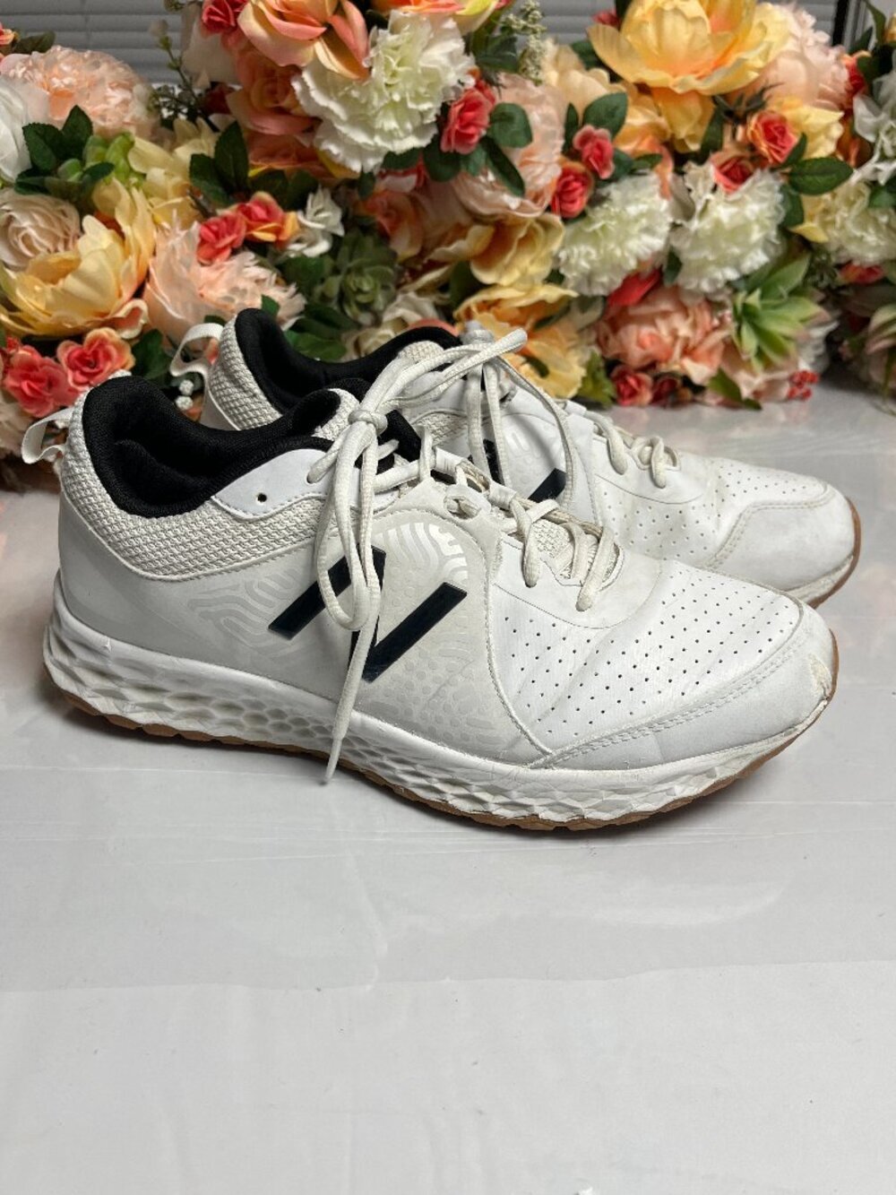 New Balance Perforated Athletic Sneakers White Black Gum Sole Men’s 11 Lace Up